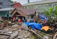 Dinsos Jabar-Kemensos Salurkan Bantuan Logistik untuk Warga Terdampak Banjir Bandang Cimahi
