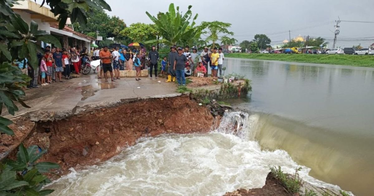 Tanggul Irigasi Kalimalang Karawang Jebol, 400 KK Terdampak Banjir