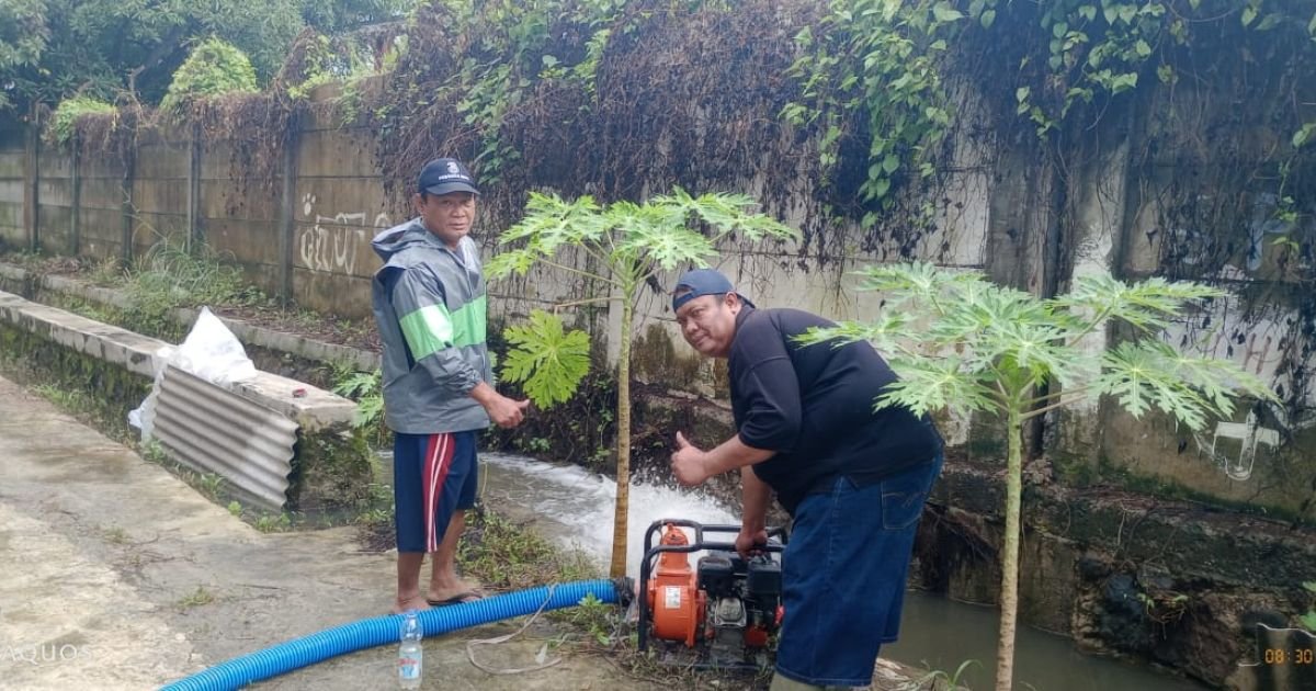 Atasi Banjir Musiman, Warga Bojongsari Indramayu Kompak Lakukan Pompanisasi