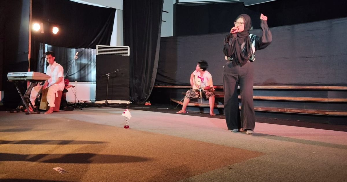Nyanyian Diksatrasia PBSI FKIP Unpak Tampil Memukau Lewat “Sajak Matahari” di Gebyar Drama 2026