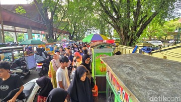 Pesona Alun-alun Palabuhanratu: Magnet Warga Berburu Takjil di Sukabumi