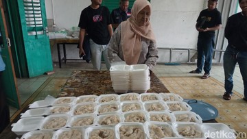 Seabad Bertahan! Rahasia Bubur Harisah Cirebon yang Hanya Ada Saat Ramadan