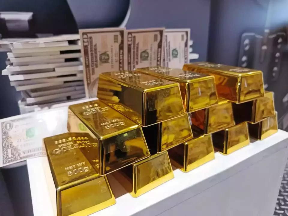 Guncangan Kebijakan Trump Picu Lonjakan Harga Emas ke Level US$ 5.240