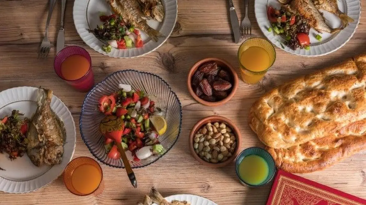 Foto: Ilustrasi menu makan sahur (Twitter/Ilustrasi iStock)