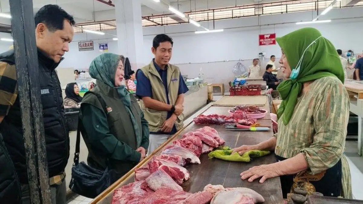 Bapanas saat cek stabilitas dan ketersediaan barang di Ponorogo/Foto: Charolin Pebrianti/detikJatim