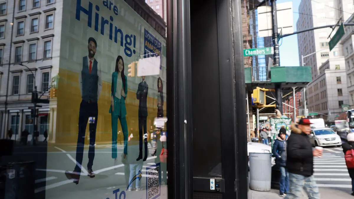 US Labor Market Surprises: Payrolls Plummet by 92,000 as Unemployment Rises to 4.4%