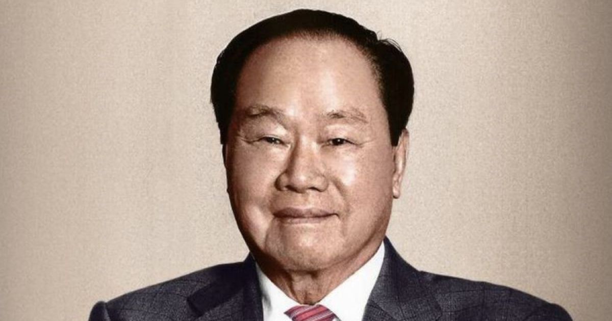 Kisah Inspiratif Eka Tjipta Widjaja: Dari Pedagang Keliling Menjadi Maestro Konglomerat Asia Tenggara