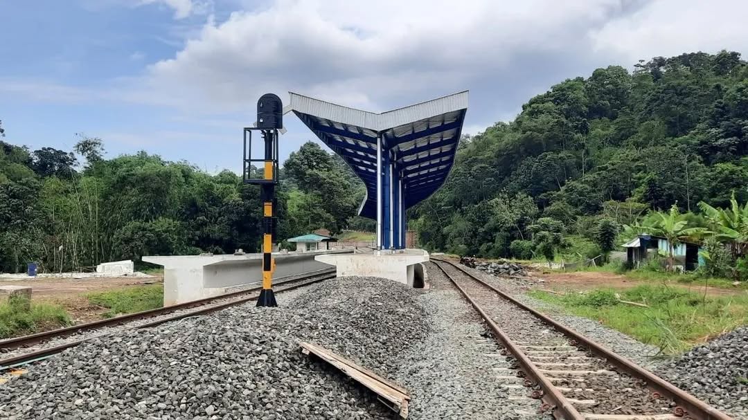 Aksesibilitas Terjamah: Pemkot Bogor Percepat Pembangunan Jalan Menuju Stasiun Ciomas yang 'Tertidur'