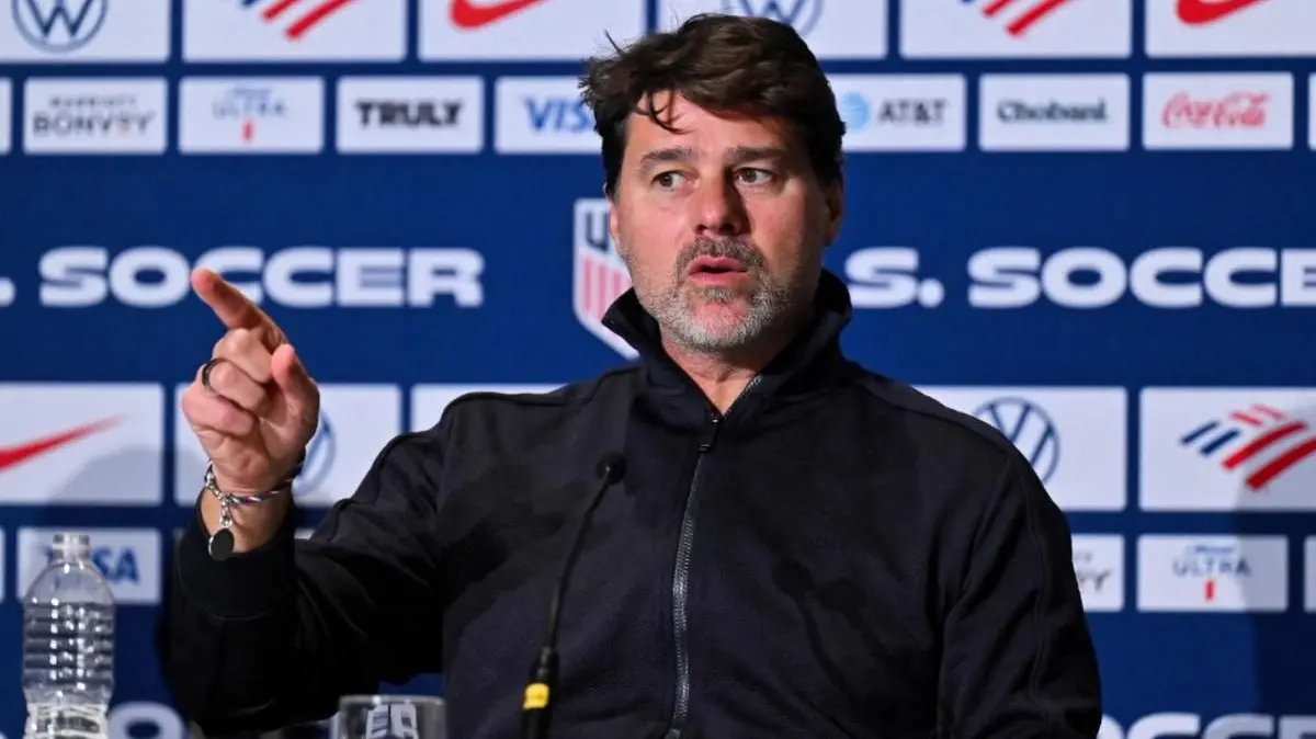 Pelatih Timnas AS, Mauricio Pochettino, berbicara dengan media selama konferensi pers pada 5 Desember 2025 di Washington, DC. (Jamie Sabau/Getty Images via AFP)