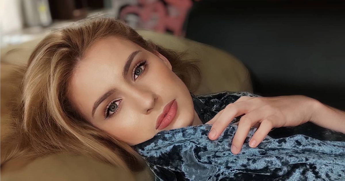 Nastasya Shine meluncurkan Jasmint Whitening Body Lotion dari Shine Rusia. (Foto: Instagram/nastasya shine)