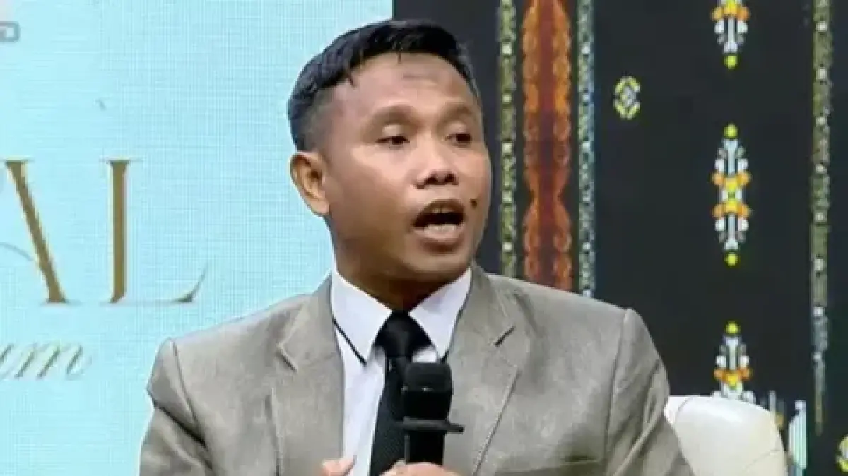 Momen Rismon Sianipar Temui Presiden Jokowi di Solo, Bawa Ulos hingga Permintaan Maaf