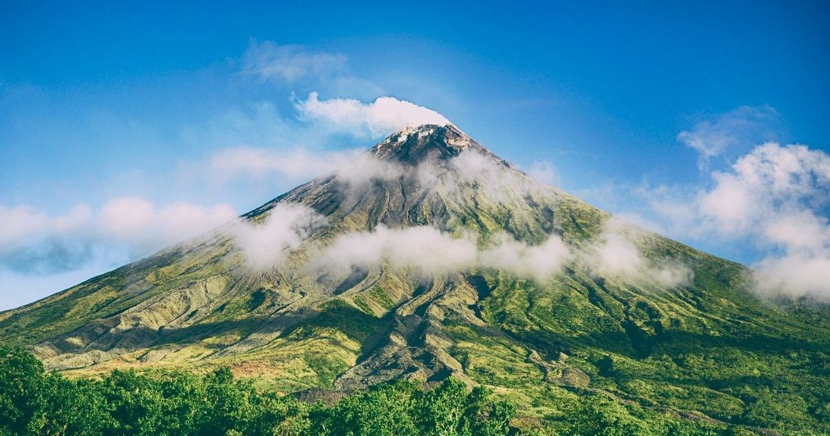 Menguak Tantangan dan Keindahan Empat Rute Menuju Puncak Gunung Salak yang Eksotis