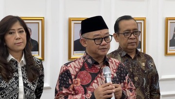 Mendikdasmen Abdul Mu'ti mengimbau tugas atau PR ditulis dengan tangan. Foto: (Adhfar Aulia Syuhada/detikcom)