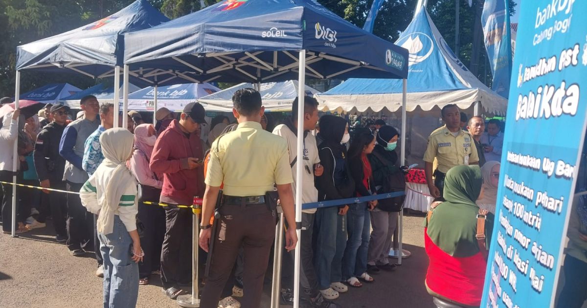 Penukaran Uang di Perpustakaan Kota Bogor Dipadati Hari ini, Total Antrean 200 Kuota. Foto: Bogoplus.id