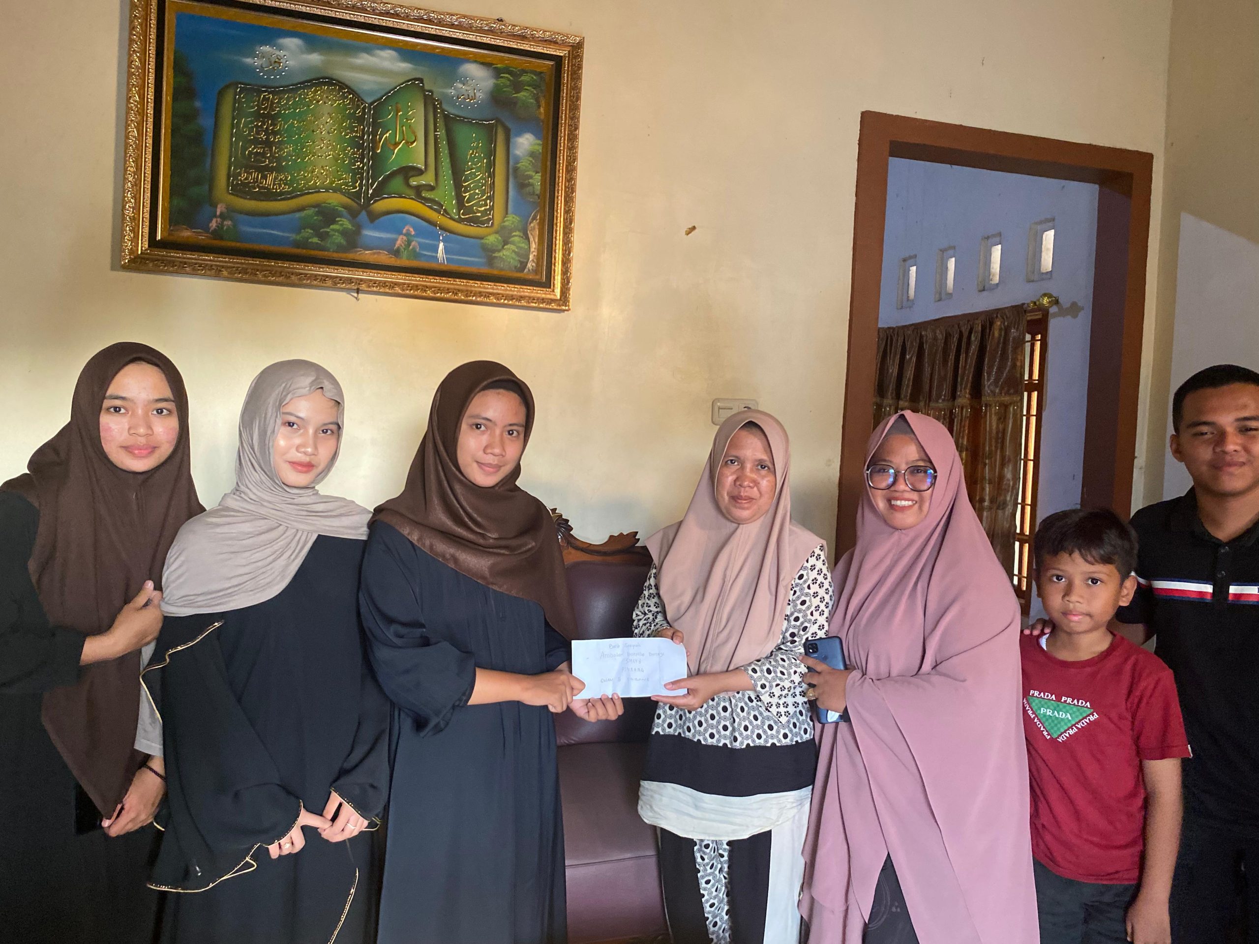 Ilustrasi: Pupuk Empati Melalui Aksi Sosial, Pramuka SMAN 8 Pinrang Sambangi Pondok Tahfidz Darussalam