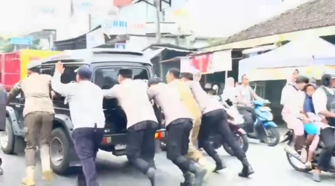 Pelayanan Publik Melampaui Tugas Rutin: Polisi Maja Sigap Atasi Kendaraan Mogok Demi Kelancaran Lalu Lintas