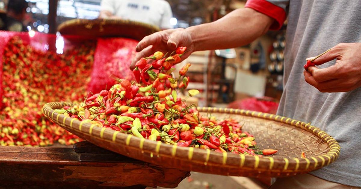 Minyak Goreng Menggila, Saatnya Cek Strategi Belanja: Harga Pangan Akhir Pekan Disorot