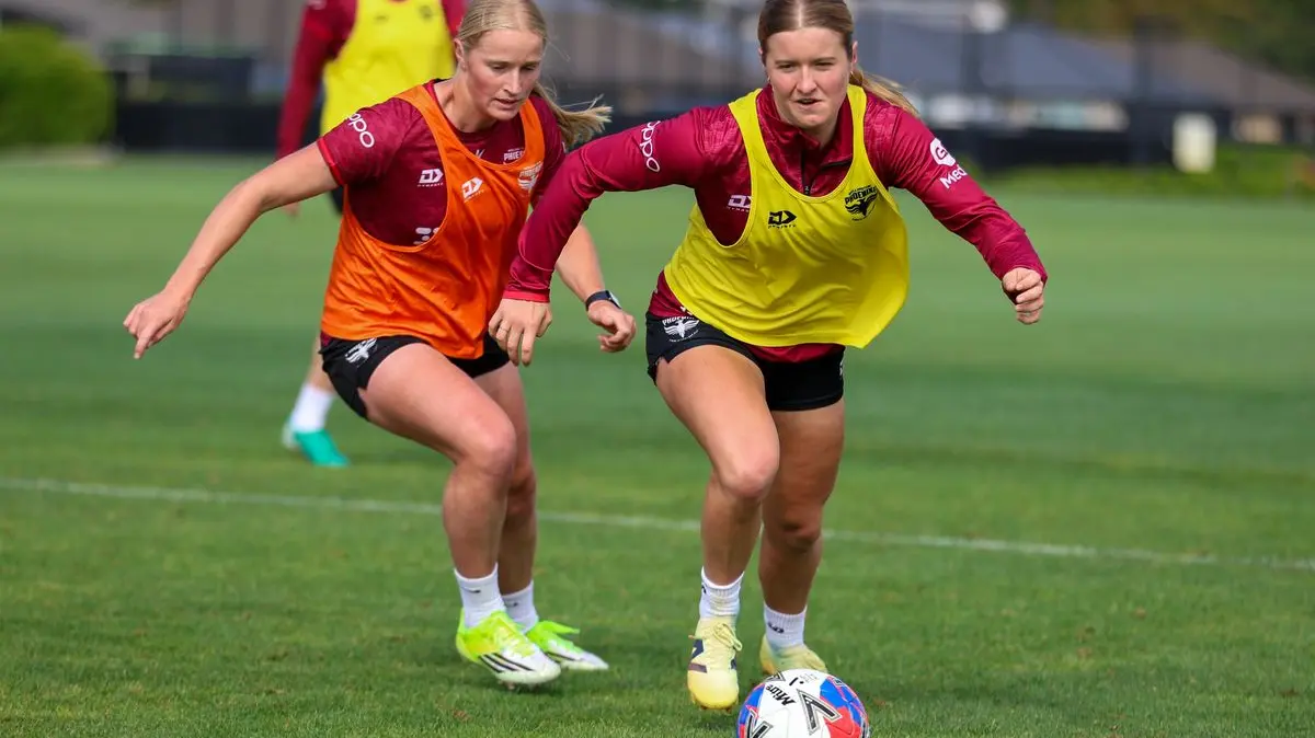 Perebutan Peringkat Dua A-League: Wellington Phoenix Waspadai Kekuatan Serangan Adelaide United