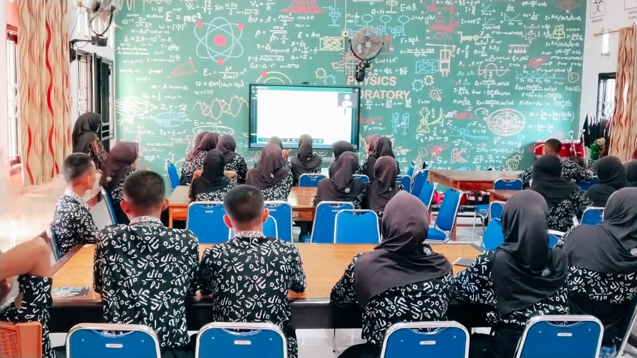 Inovasi Pendidikan Sulsel: SMAN 8 Pinrang Jadi Garda Terdepan Implementasi Kurikulum 'Smart School'