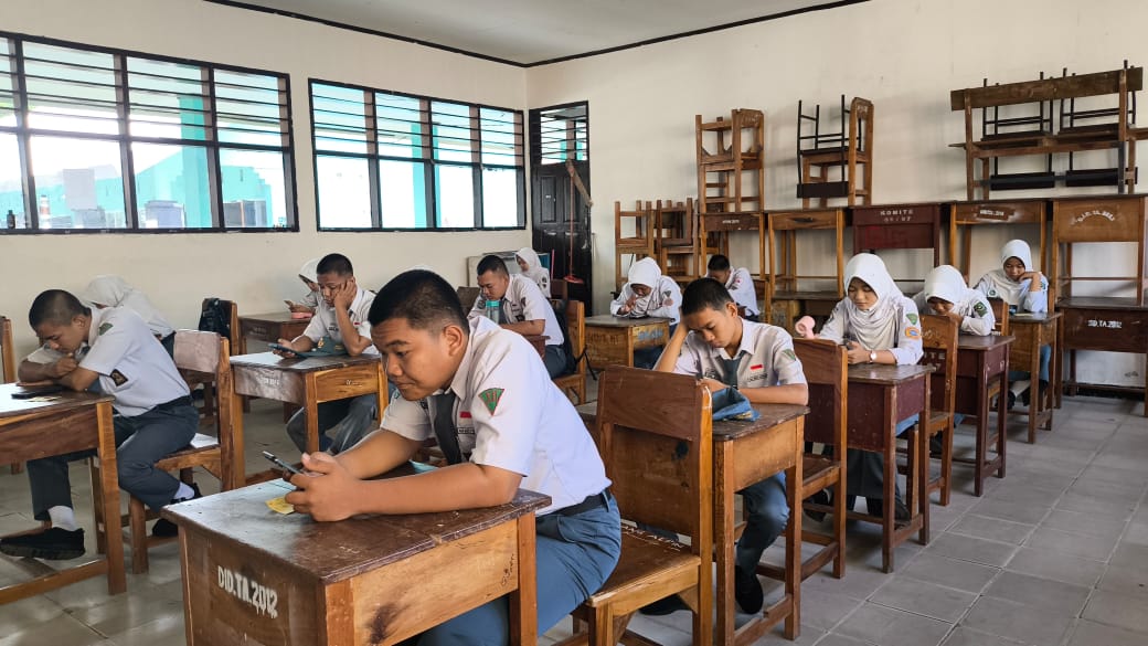 Transformasi Ujian Akhir Semester: SMAN 8 Pinrang Gandeng Teknologi Digital Demi Efisiensi dan Kesejahteraan Siswa