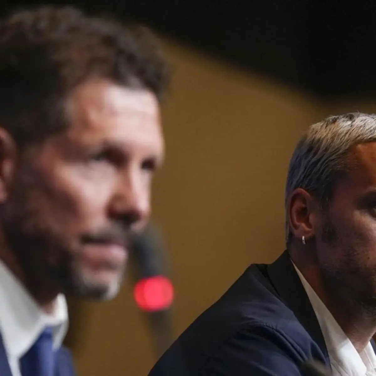 Momen Menyentuh: Diego Simeone Ucapkan Salam Perpisahan Emosional kepada Antoine Griezmann Jelang Duel Liga Champions Kontra Barcelona