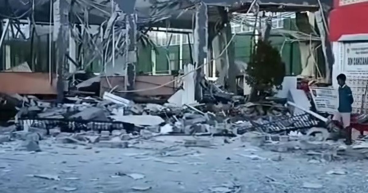 Gedung Padel di Desa Ciangsana hancur. Foto : Istimewa