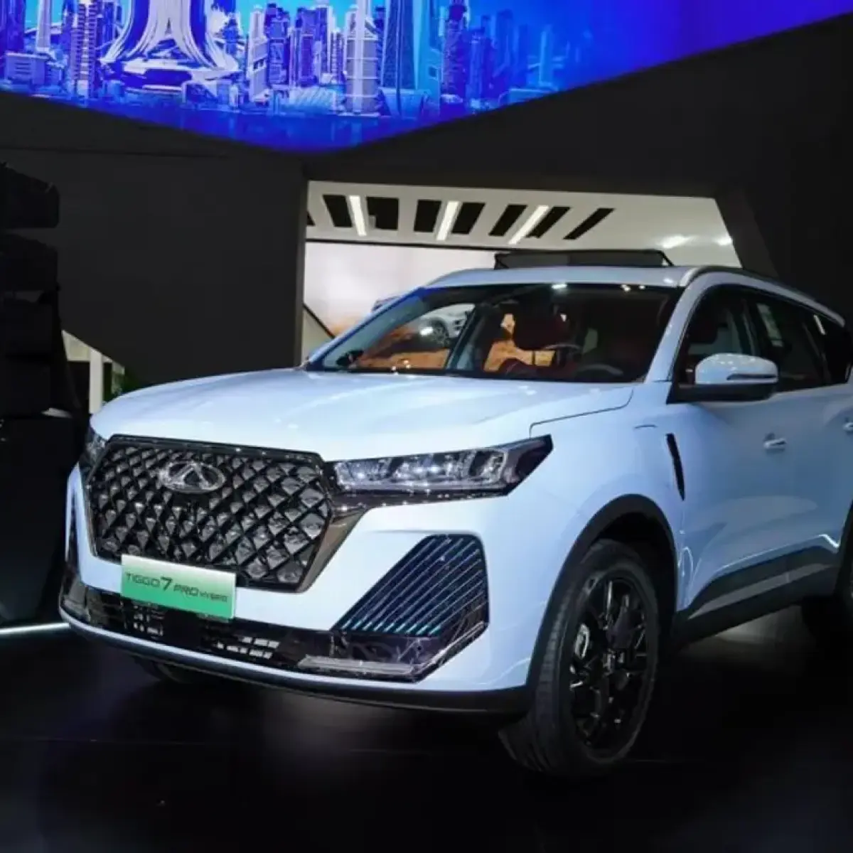 Chery Tiggo 8 PHEV Mulai Mengaspal di Pakistan, Apa Keunggulan SUV 7-Seater Listrik Ini?