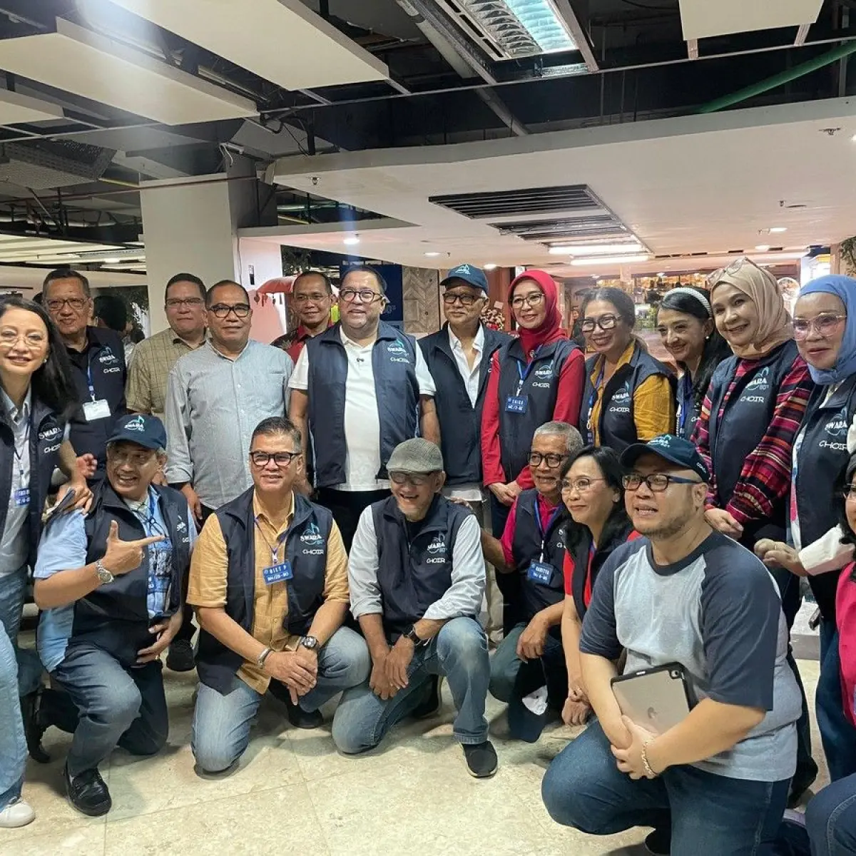 Nostalgia Harmoni Generasi '80-an: Rano Karno Apresiasi Semangat Swara Jakarta di Jantung Blok M