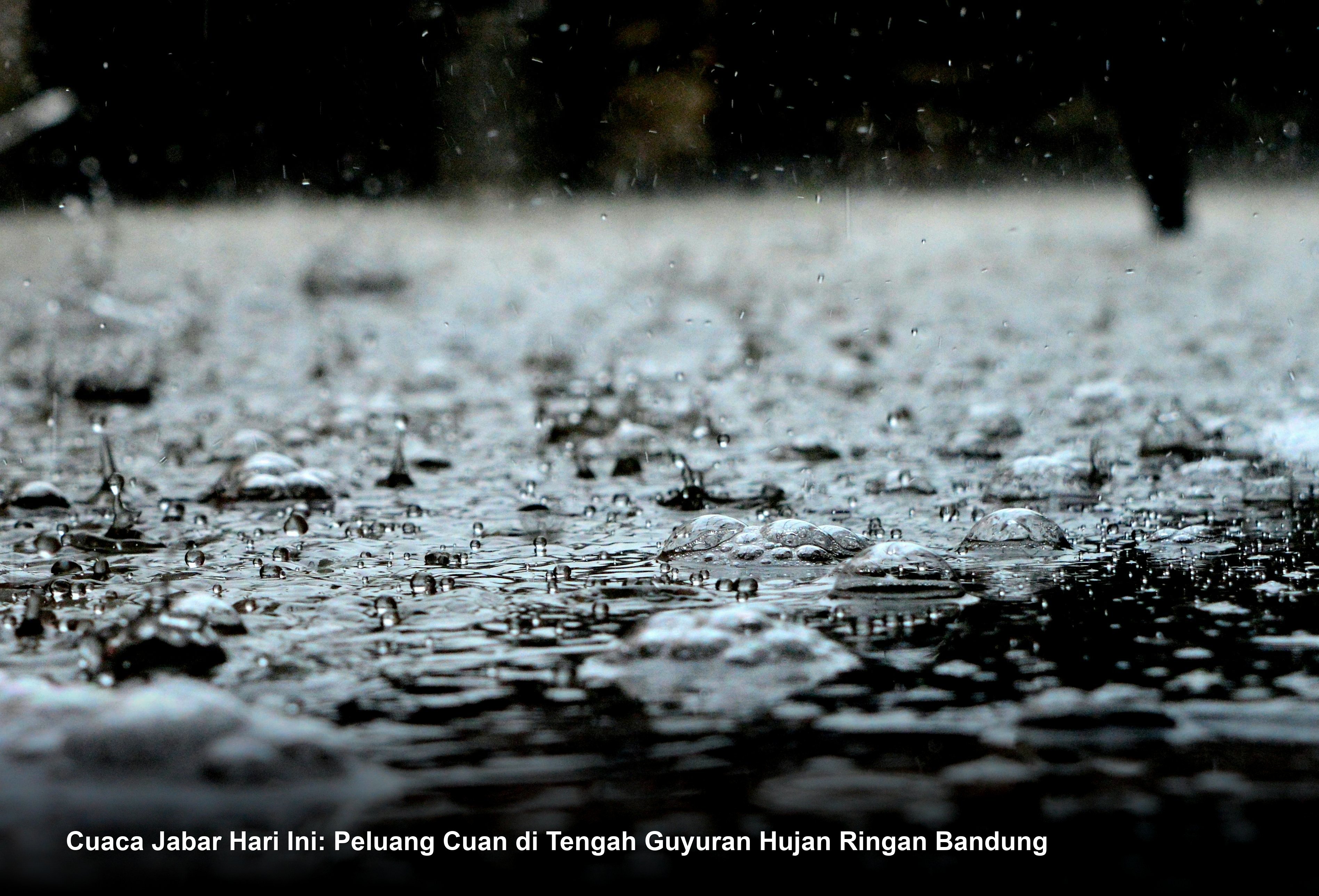 Cuaca Jabar Hari Ini: Peluang Cuan di Tengah Guyuran Hujan Ringan Bandung