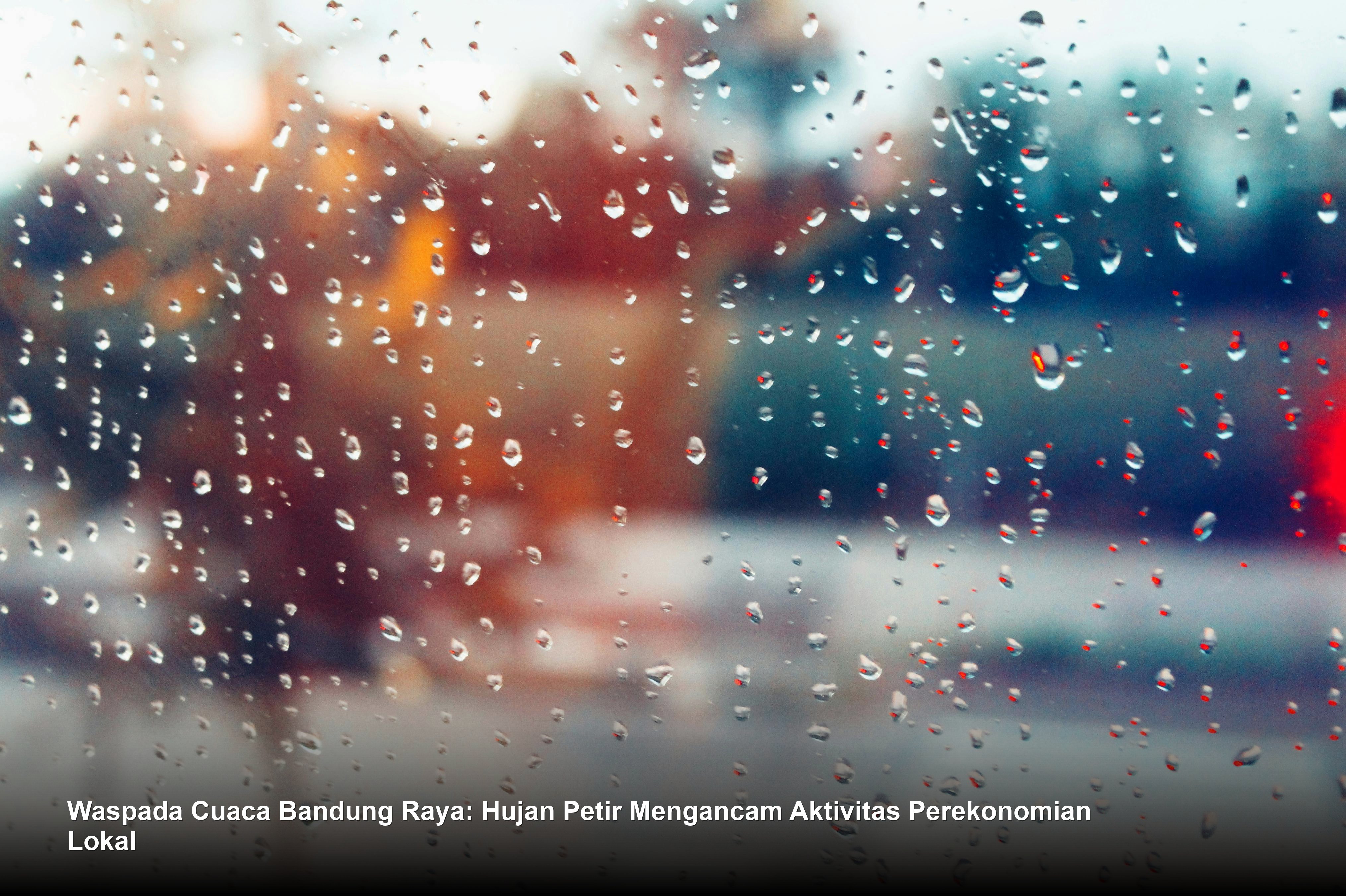 Waspada Cuaca Bandung Raya: Hujan Petir Mengancam Aktivitas Perekonomian Lokal