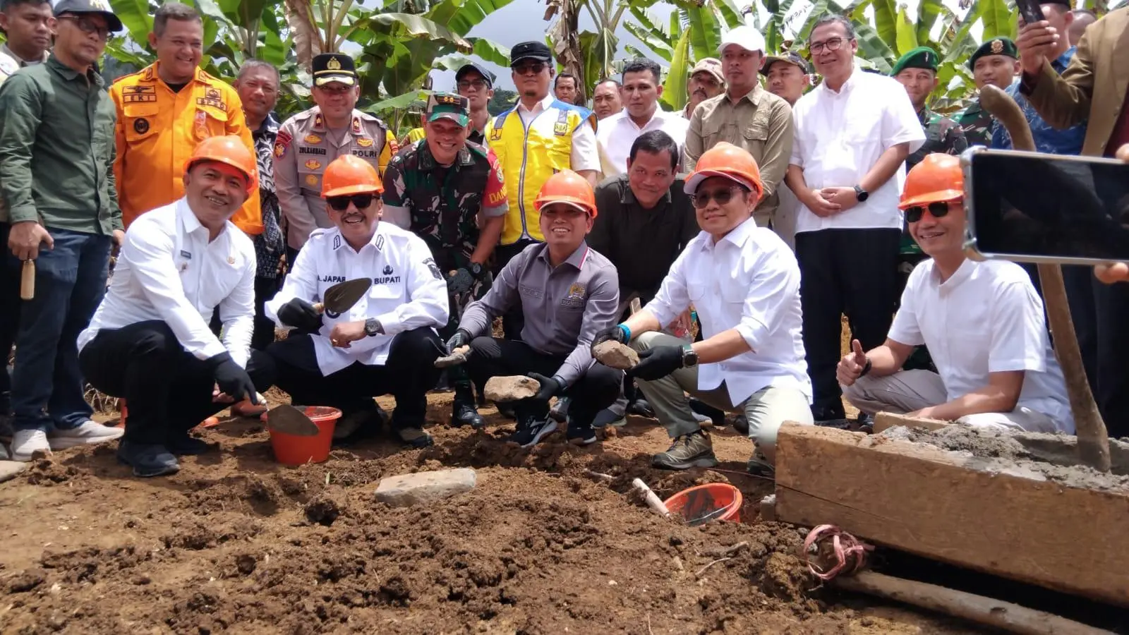 Kolaborasi Massal di Sukabumi Diapresiasi Menko PM: Ini Standar Baru Pemulihan Bencana