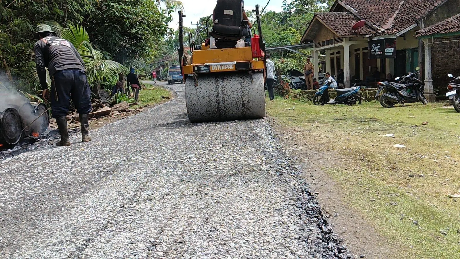 Pengaspalan Jalan Simpangkaret-Pasir Malang Resmi Dimulai UPTD PU Wilayah Jampangkulon