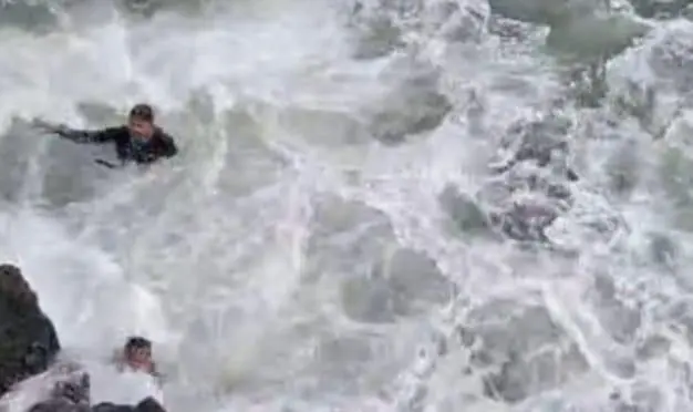 Tragedi Pagi di Selatan Sukabumi: Dua Pemancing Raib Disapu Ombak