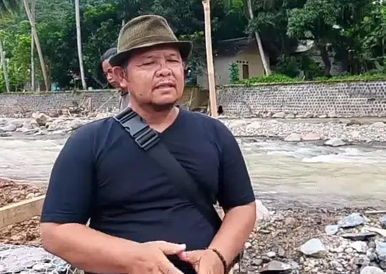 Kang Midun Kepala Desa Cikahuripan: Hingga hari ke-6 Pemasangan suda 150 Bronjong tersusun