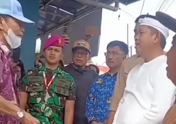 Gubernur Dedi Mulyadi Berkonfrontasi dengan Pemilik Bangunan Liar di Karawang