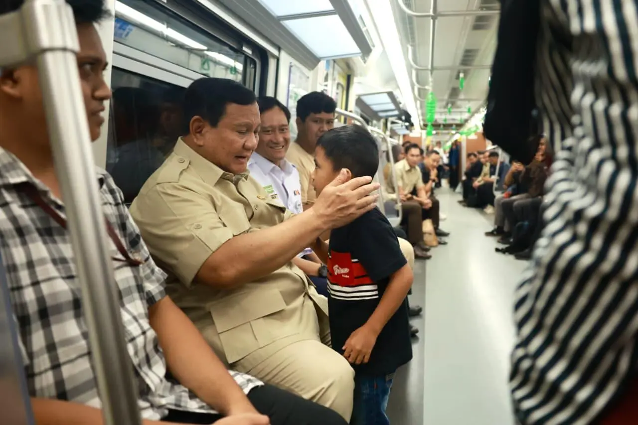Prabowo Setujui Tambah 30 Rangkaian Baru KRL: Untuk Rakyat, Saya Tak Ragu!