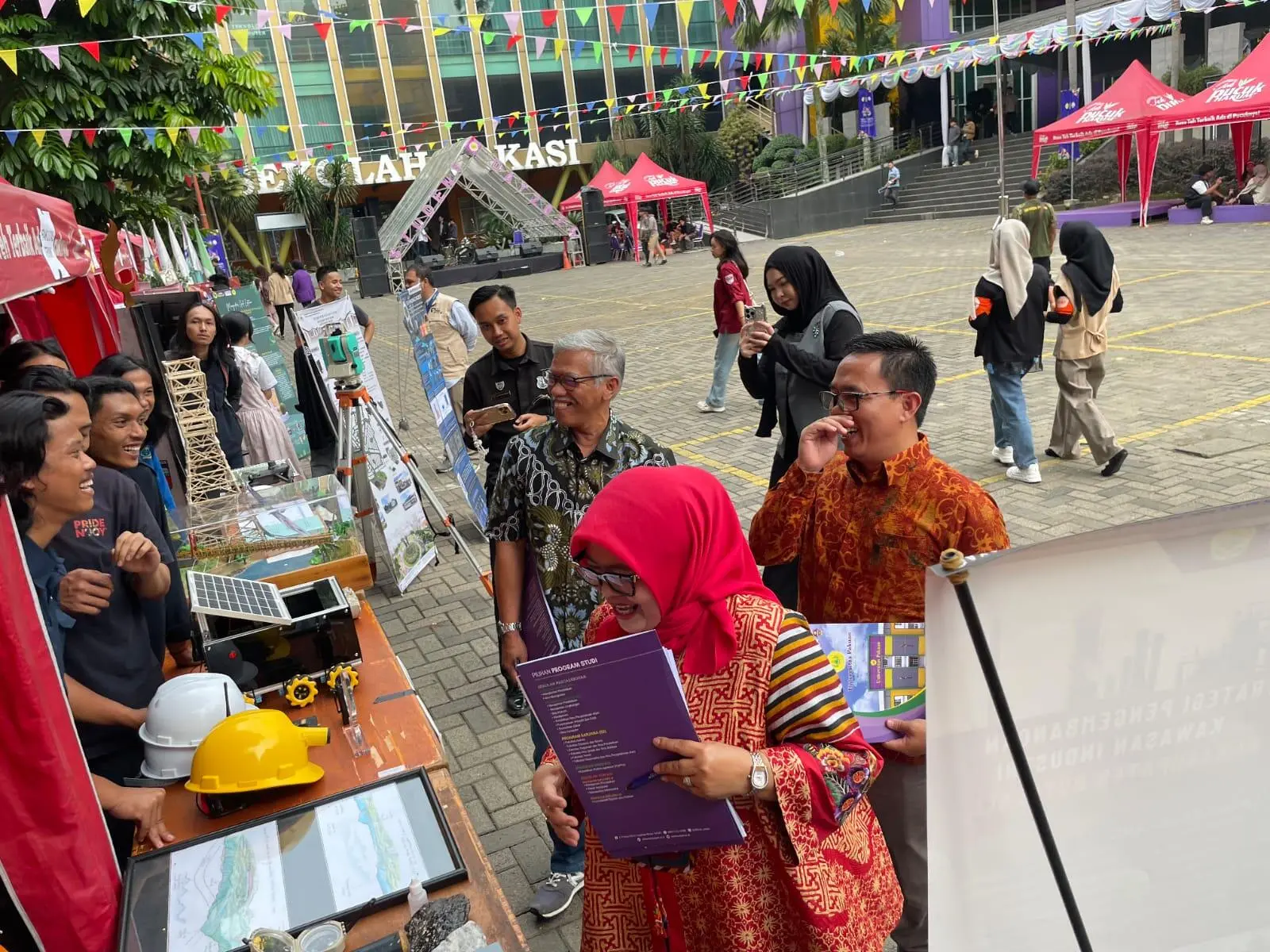 Student Day Dies Natalis ke-45 Universitas Pakuan: Rayakan Kreativitas, Inovasi, dan Kolaborasi Mahasiswa