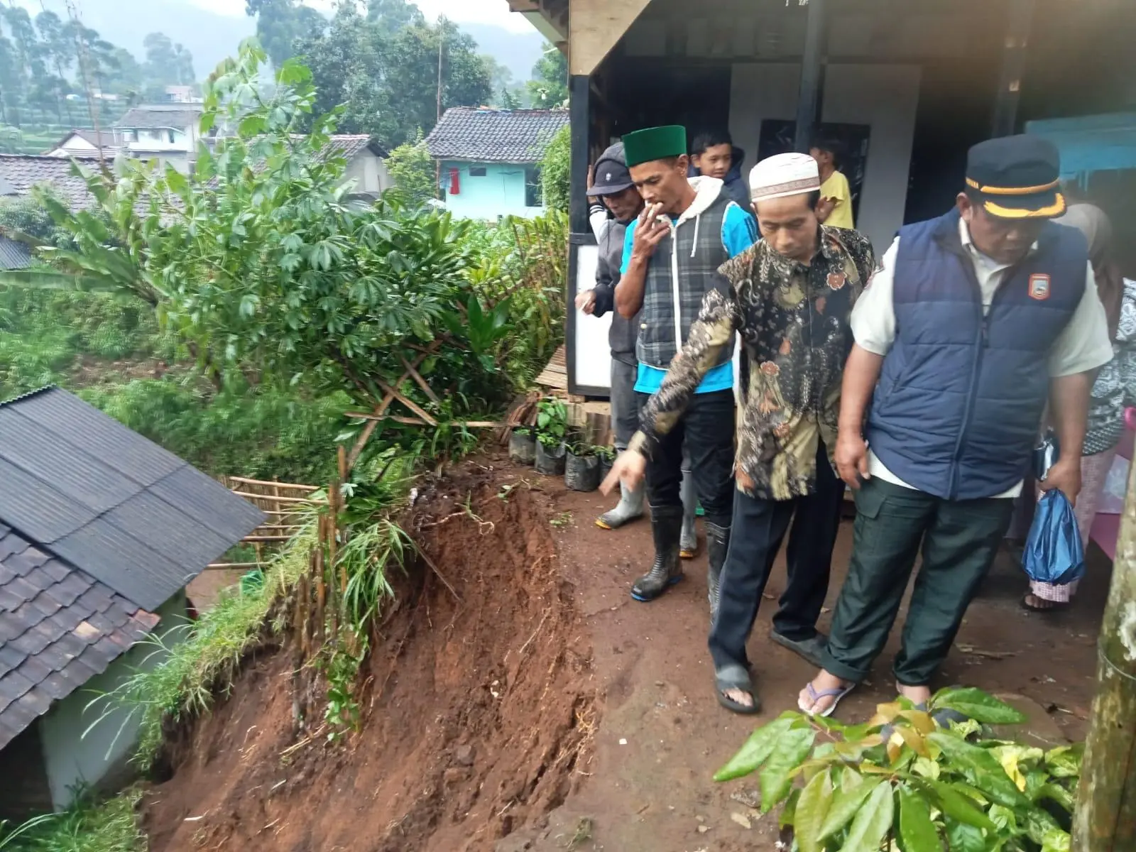 Longsor Terjang Pangalengan, Tiga Rumah Rusak dan 20 Jiwa Terdampak