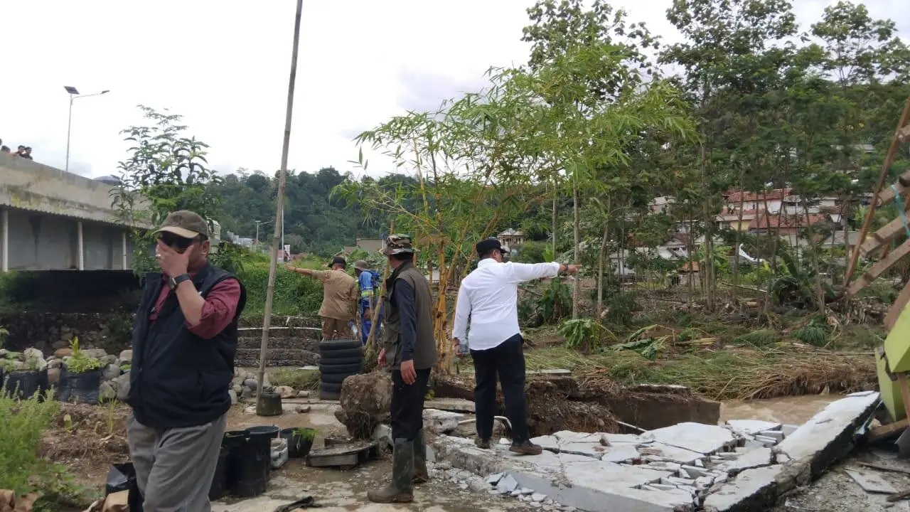 Bupati Sukabumi Desak Pemprov Jabar Turun Tangan Tangani Luapan Sungai Cisolok