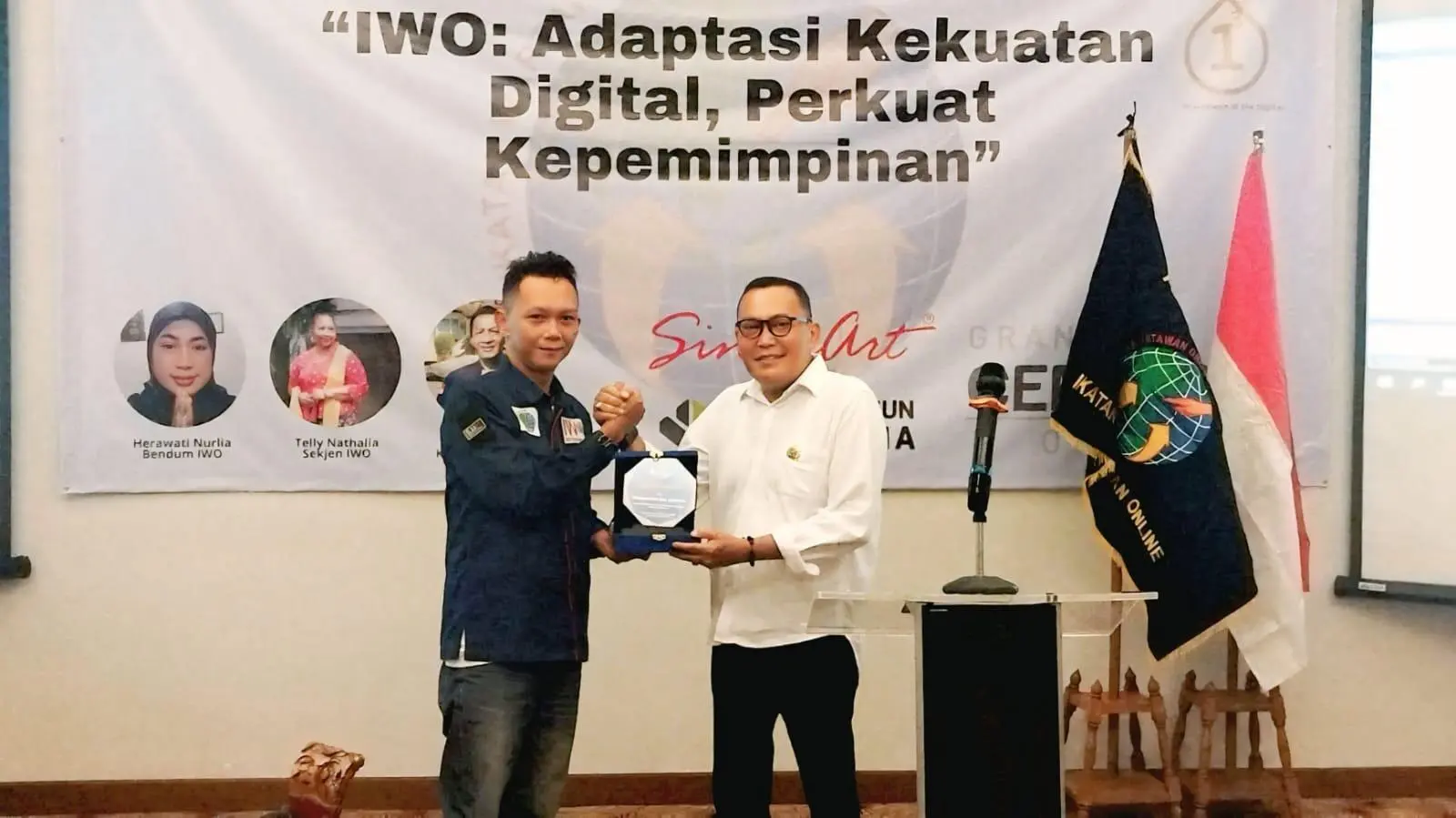 Dari Bogor untuk Soppeng Sulawesi Selatan, Persahabatan Lintas Pulau Warnai Rakernas IWO 2025 di Jakarta