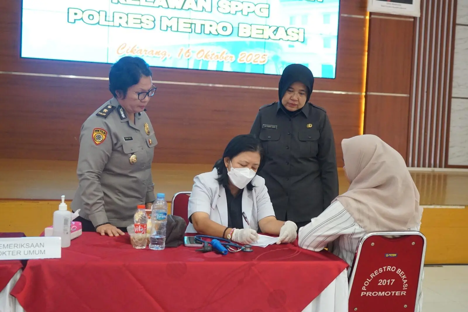 Polres Metro Bekasi Gelar Tes Kesehatan Rekrutmen Relawan SPPG ITWASUM dan Cibatu