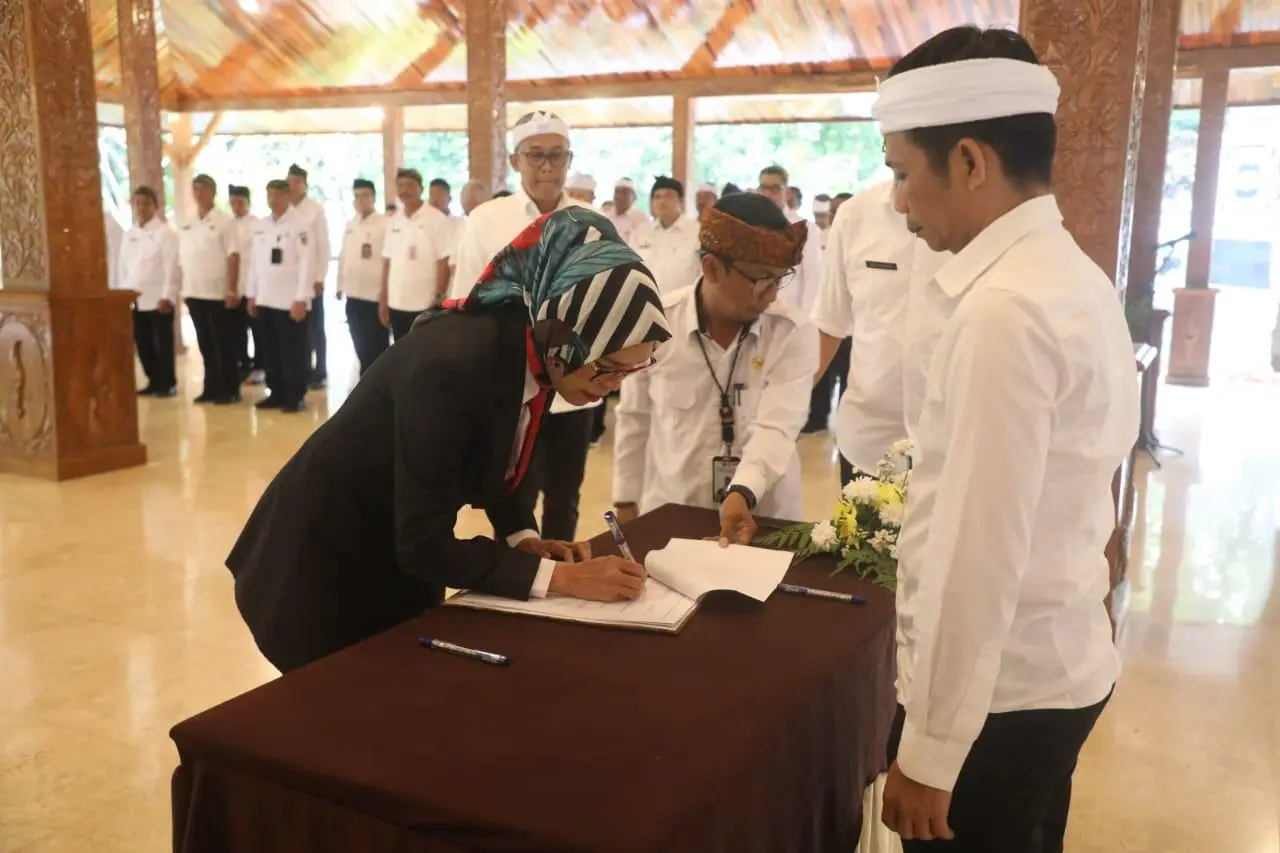 Om Zein Lantik Nina Herlina Jadi Penjabat Sekda Purwakarta