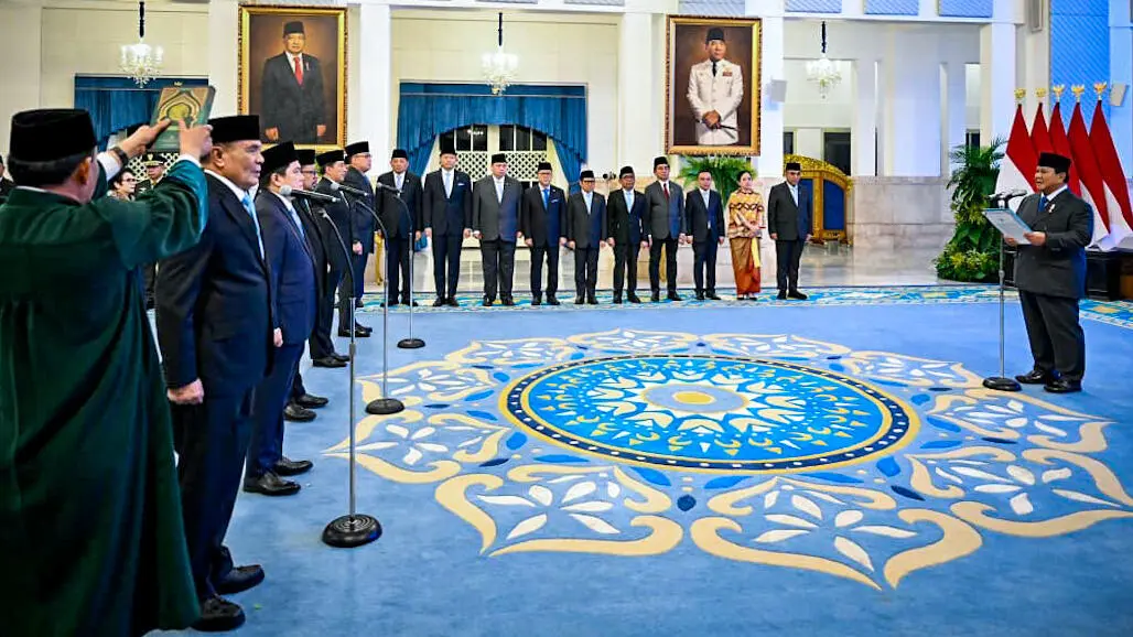 Prabowo Rombak Kabinet: Menteri Baru Dilantik, Fokus Kerja!