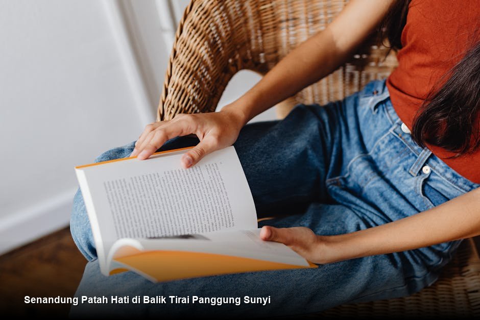 Seorang wanita muda dengan ekspresi damai sedang duduk di teras kayu sederhana, memegang biola tua, dengan latar belakang desa yang tenang saat matahari terbenam.