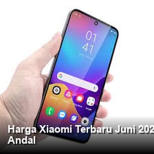 Foto close-up detail desain premium smartphone Xiaomi dengan finishing matte elegan di atas meja kayu minimalis.